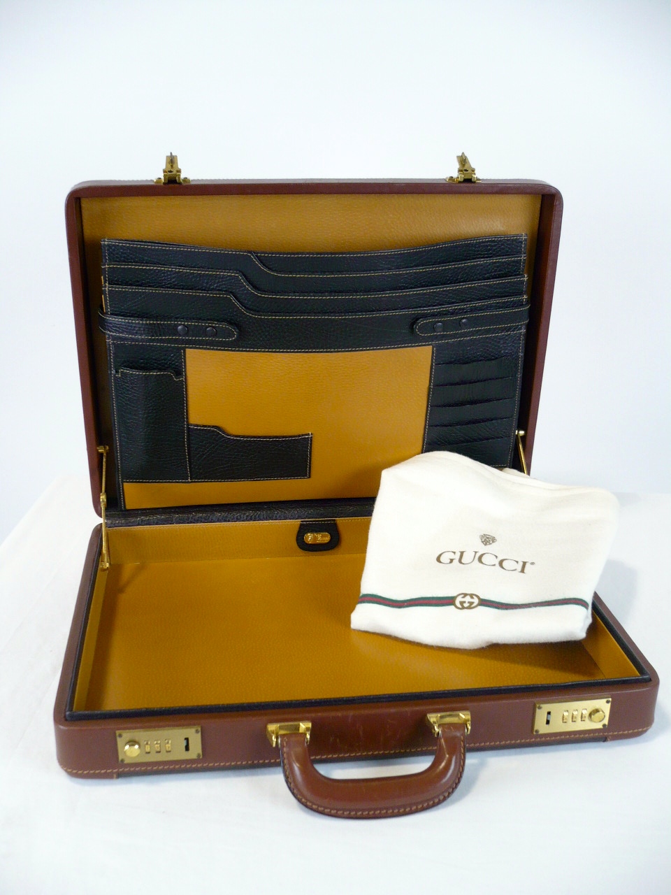 Gucci briefcase with felt bag, interior.jpg